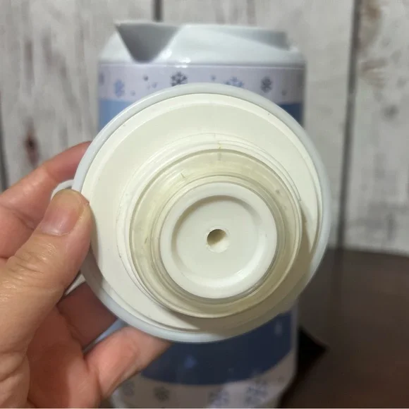 Snowman Themed Blue and White Thermos unused eventhough old 24-30oz - Picture 10 of 13